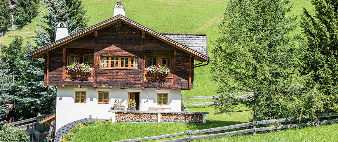 Una casa in legno e muratura a Corvara in Alta Badia