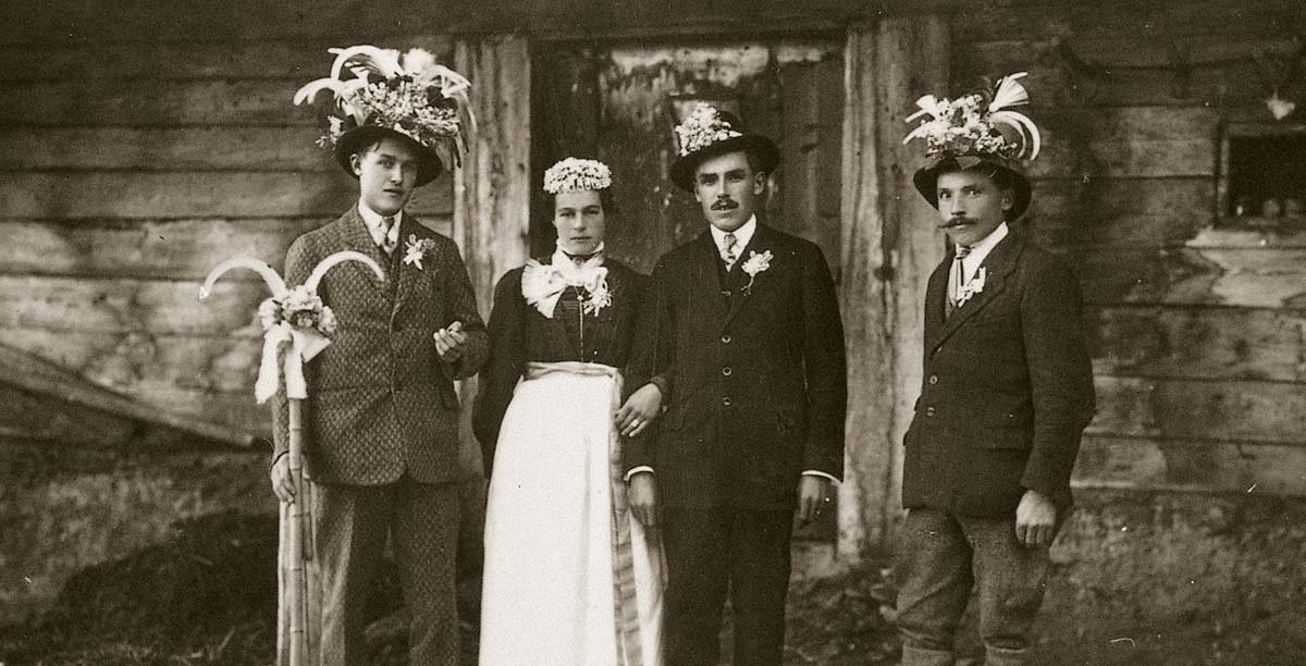 Historical photo of a Ladin family Alta Badia